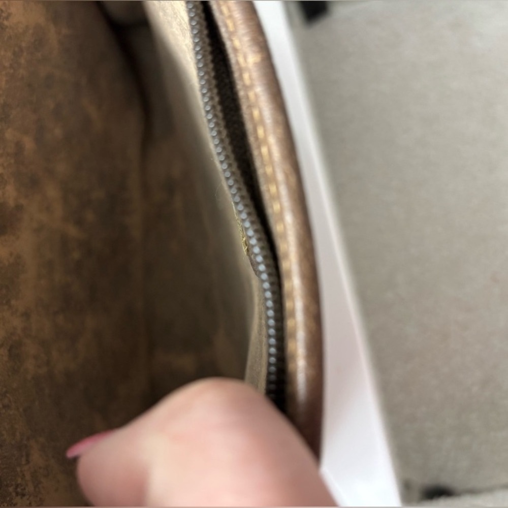 Gucci Monogram Clutch, Authentic. Euc - image 7